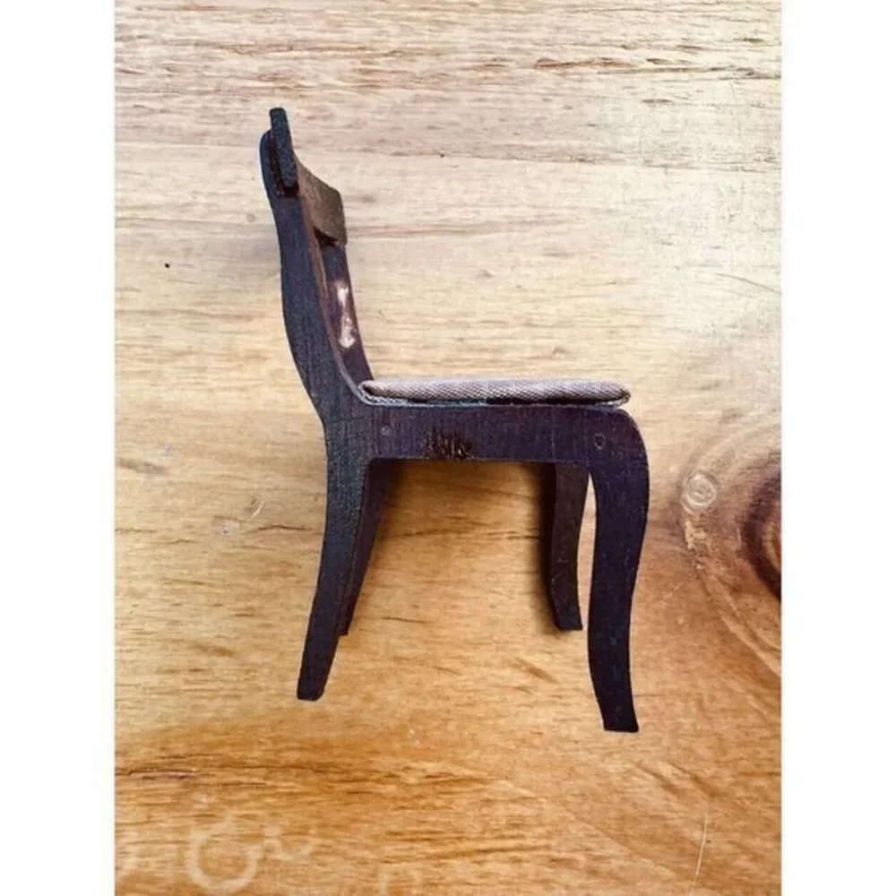 Dollhouse‎ Miniature Handcrafted Chair With Plaid Cushion Furniture